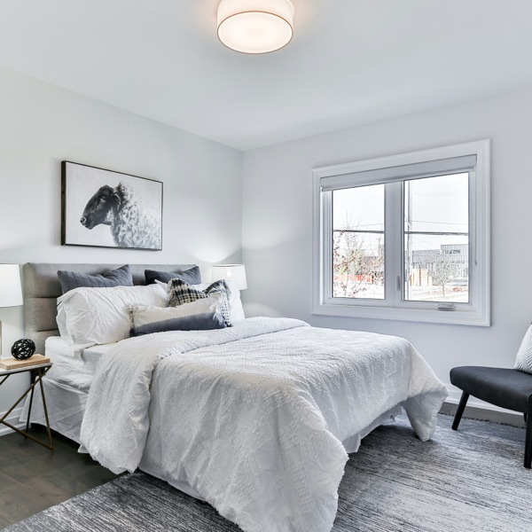 Mira Upholstered Queen Bed